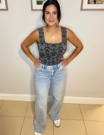 RISEN Mid Rise Fit Barrel Jeans- WH