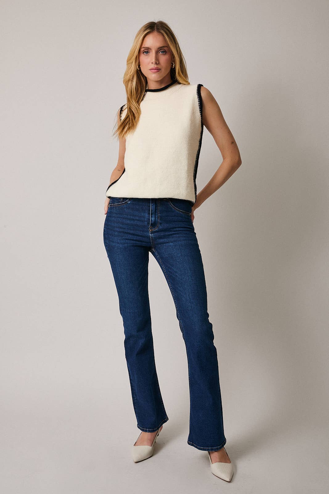 MOCK NECK SLEEVELESS SWEATER TOP - OS